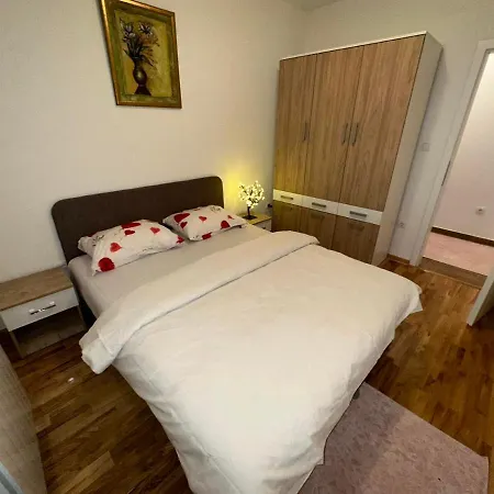 Apartman Carolija Apartamento